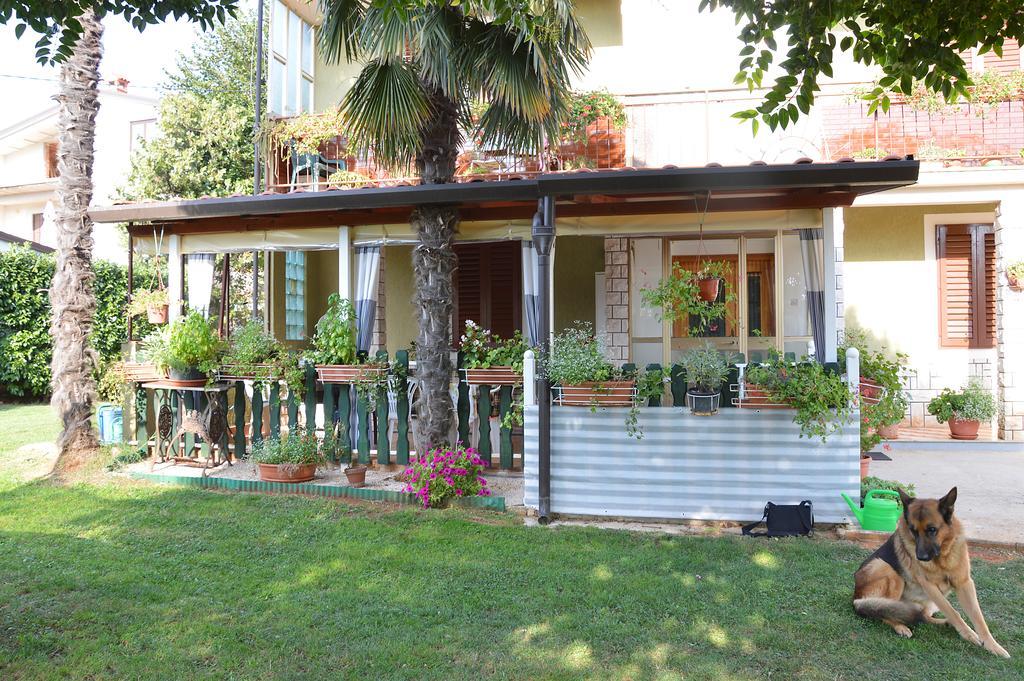 Giardino Apartamento Umago Exterior foto