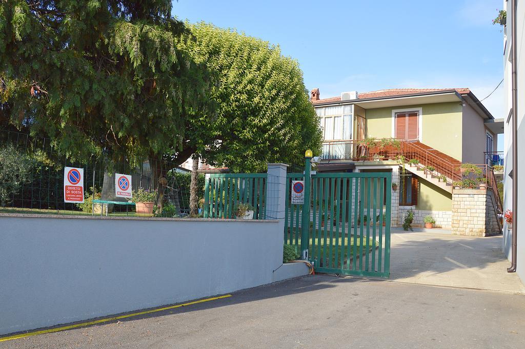 Giardino Apartamento Umago Exterior foto